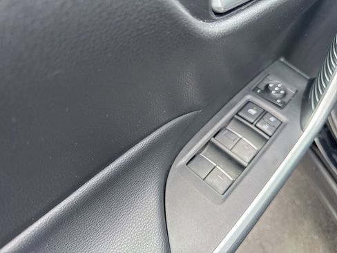 Used 2025 Toyota RAV4 XLE FWD image 9