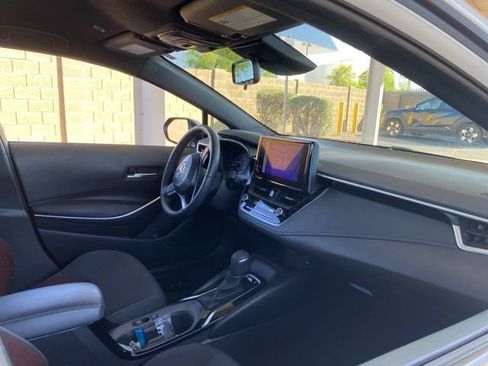 Used 2025 Toyota Corolla SE image 5