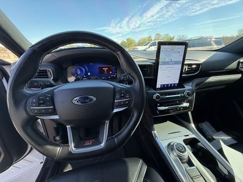 Used 2020 Ford Explorer ST w/ ST Street Pack image 16