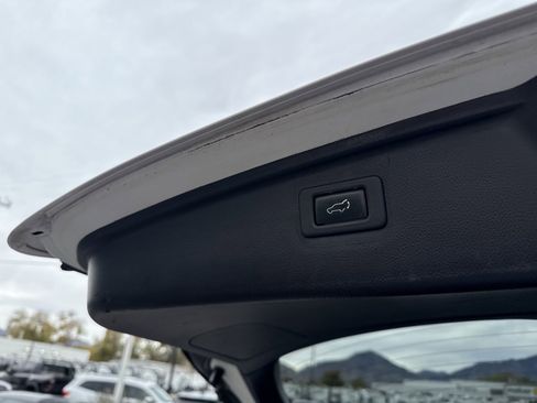 Used 2017 Subaru Outback 3.6R Limited image 20