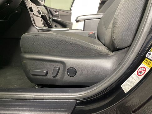 Used 2017 Toyota Camry LE image 11