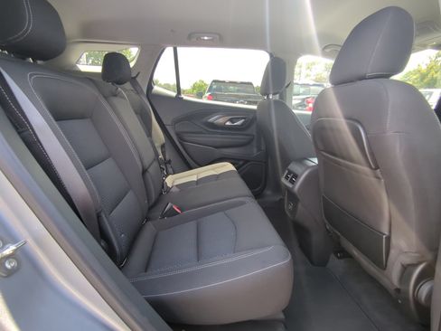 Used 2024 GMC Terrain SLE AWD/4WD image 10