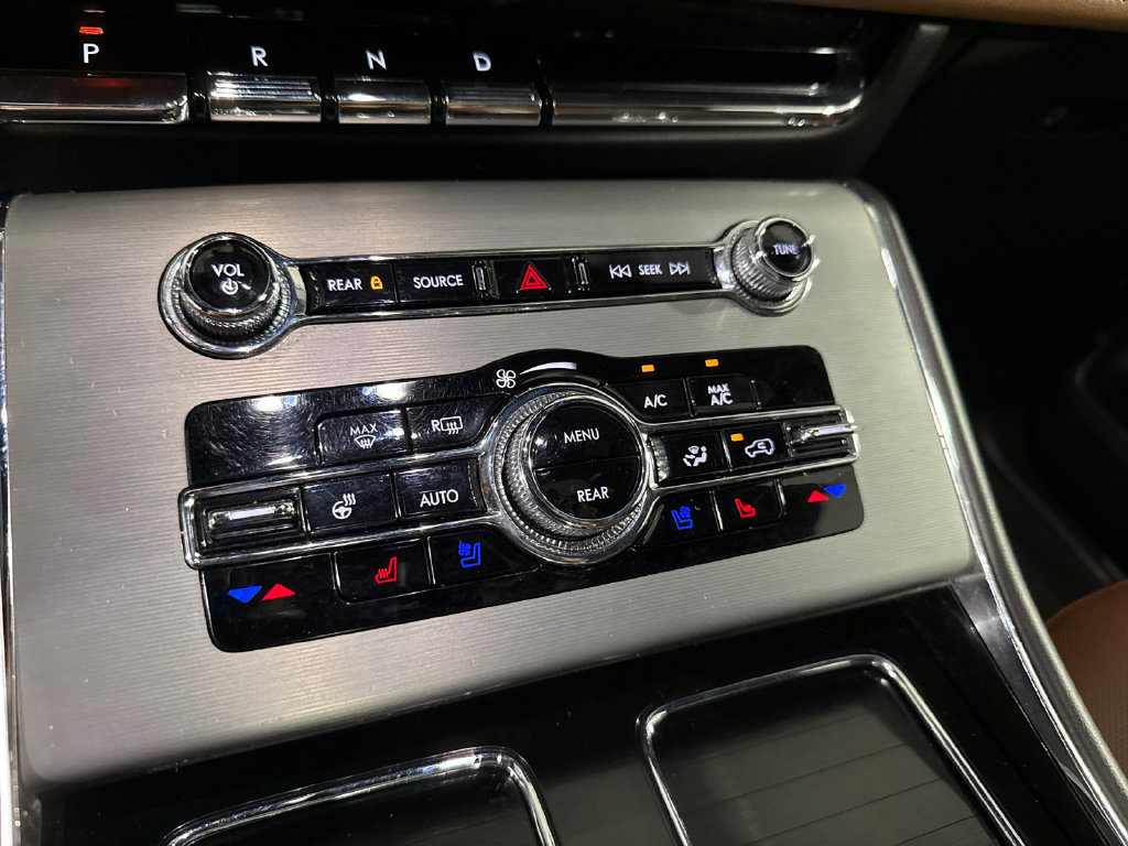Used 2023 Lincoln Aviator Reserve w/ Equipment Group 201A AWD/4WD image 19