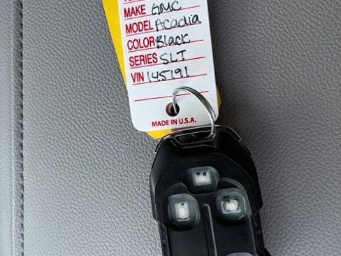 Used 2023 GMC Acadia SLT image 47