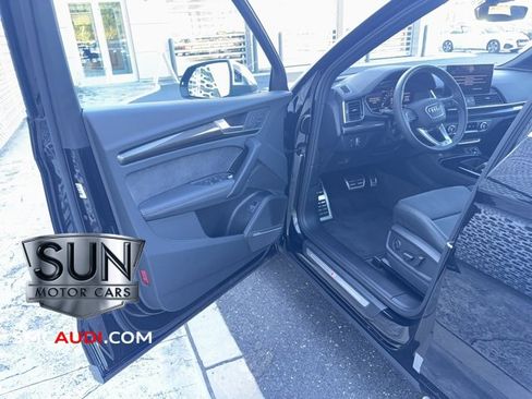 Used 2025 Audi SQ5 Premium Plus w/ Premium Plus Package image 30