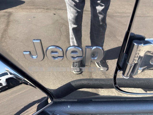 Certified 2021 Jeep Gladiator Sport AWD/4WD image 33