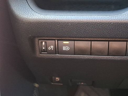 Used 2021 Toyota RAV4 XLE w/ Convenience Package image 24