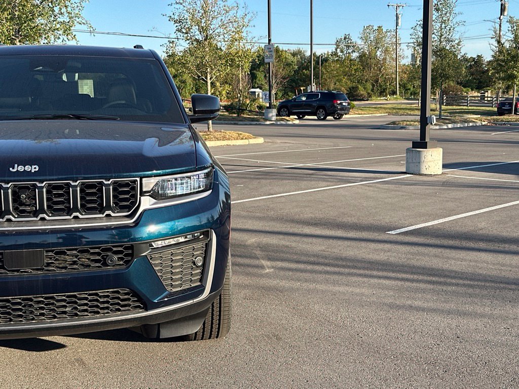 New 2027 Jeep Grand Cherokee Limited w/ Technology Group II RWD image 43
