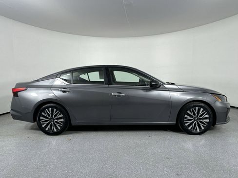 Certified 2024 Nissan Altima 2.5 SV image 36