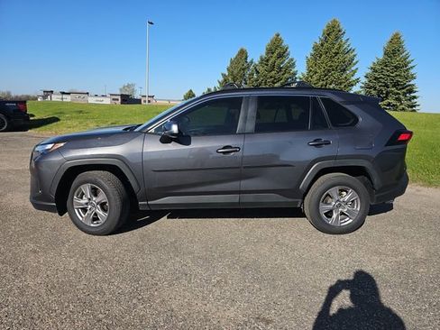 Used 2023 Toyota RAV4 XLE w/ Convenience Package FWD image 2
