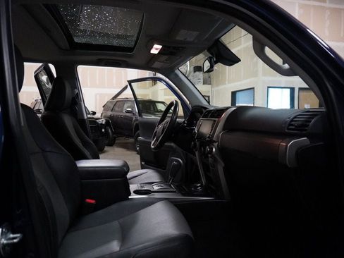 Used 2021 Toyota 4Runner SR5 Premium w/ Moonroof Package AWD/4WD image 13