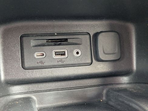 Used 2019 Chevrolet Equinox Premier image 23