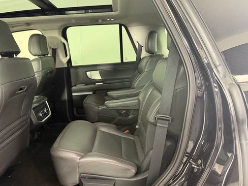Used 2025 Ford Expedition Active AWD/4WD image 21