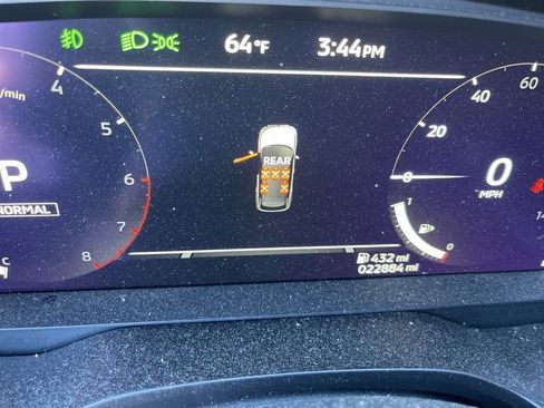 Used 2025 Mitsubishi Outlander SEL image 8