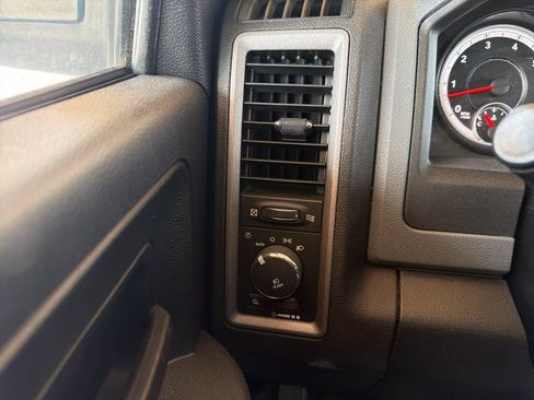 Used 2014 RAM 1500 Express AWD/4WD image 24