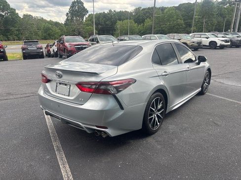 Used 2023 Toyota Camry SE AWD/4WD image 3