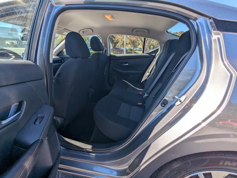 Used 2023 Nissan Sentra SV image 11