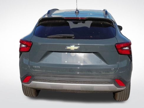 Certified 2025 Chevrolet Trax LT w/ Driver Confidence Package FWD image 6