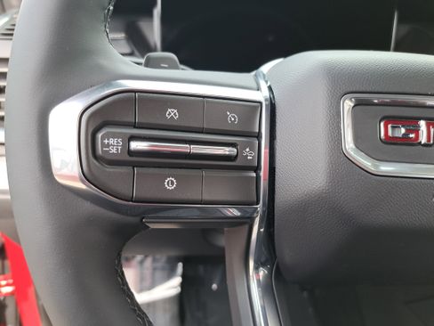 Used 2026 GMC Acadia Elevation w/ Elevation Premium Package image 19