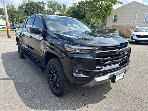 Used 2025 Chevrolet Colorado Z71 w/ Midnight Edition AWD/4WD image 4