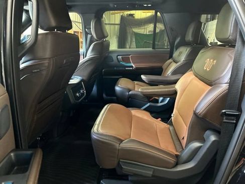 Used 2025 Ford Expedition Max King Ranch AWD/4WD image 18