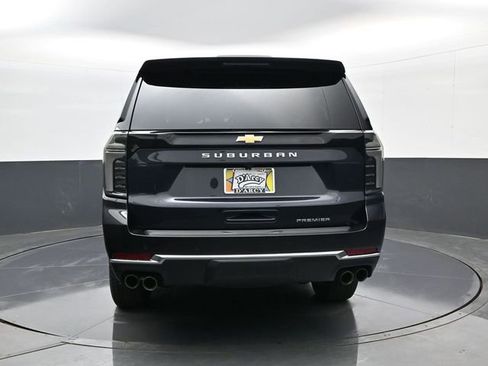 Used 2025 Chevrolet Suburban Premier AWD/4WD image 6