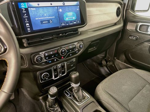 Used 2024 Jeep Wrangler Unlimited w/ Dual Top Group AWD/4WD image 25