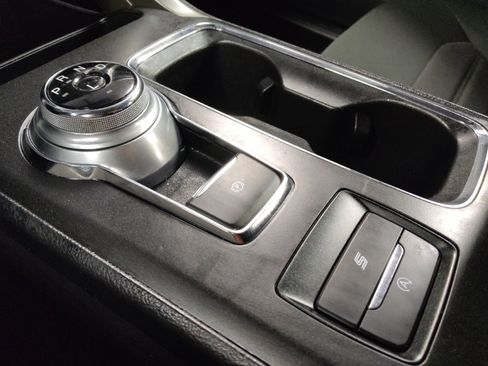 Used 2020 Ford Fusion SE FWD image 26