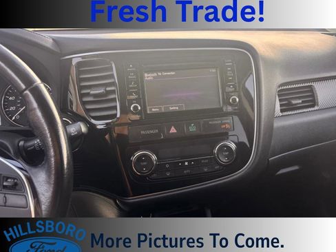 Used 2016 Mitsubishi Outlander SE image 8