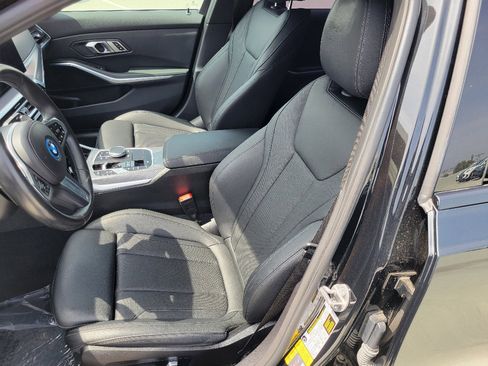 Used 2023 BMW 330e w/ M Sport Package RWD image 17