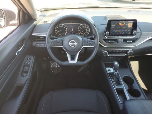 Certified 2025 Nissan Altima 2.5 SV image 17