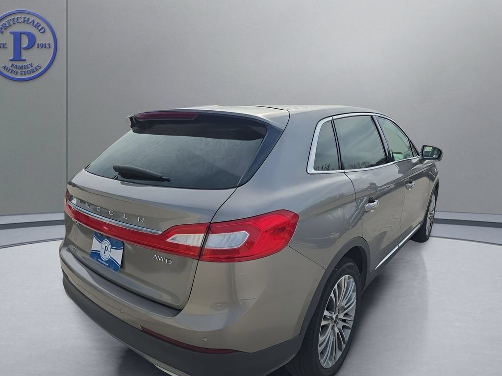 Used 2017 Lincoln MKX Reserve w/ Driver Assistance Package AWD/4WD image 7