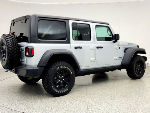 Used 2023 Jeep Wrangler Unlimited w/ Cold Weather Group AWD/4WD image 5
