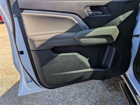 New 2025 Chevrolet Colorado ZR2 w/ Technology Package image 8