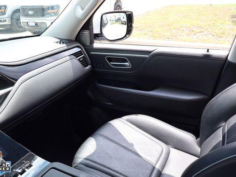 Used 2025 INFINITI QX80 Sensory AWD/4WD image 27