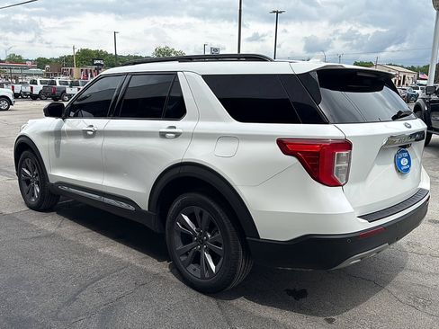 Used 2021 Ford Explorer XLT w/ Equipment Group 202A AWD/4WD image 7