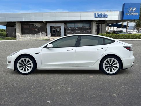 Used 2021 Tesla Model 3 Standard Range Plus image 5