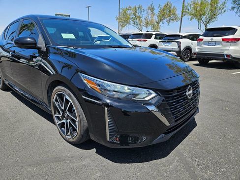 Used 2025 Nissan Sentra SR w/ SR Premium Package FWD image 3