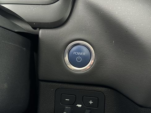 Used 2024 Toyota Tundra Platinum image 17