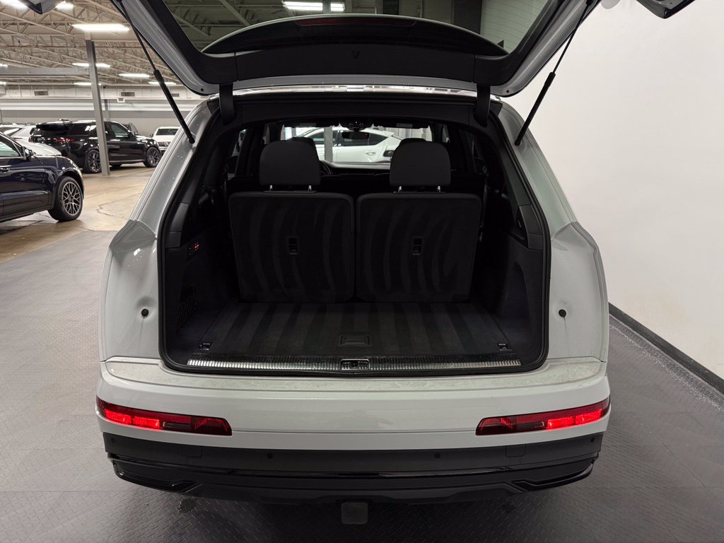 Used 2023 Audi Q7 3.0T Prestige w/ Prestige Package AWD/4WD image 16