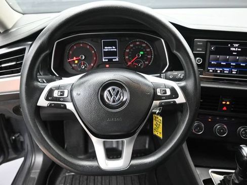Used 2020 Volkswagen Jetta R-Line FWD image 27