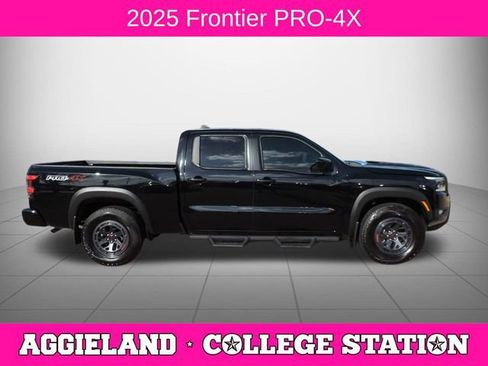 Used 2025 Nissan Frontier PRO-4X AWD/4WD image 2