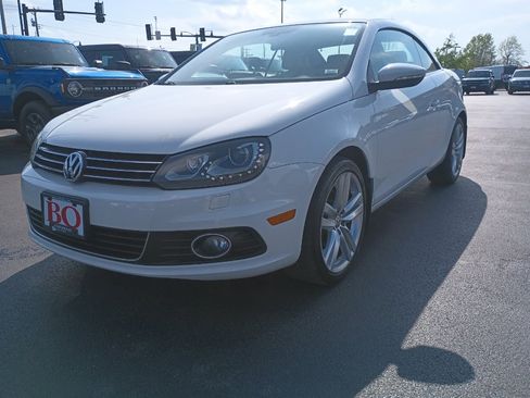 Used 2014 Volkswagen Eos Executive image 3