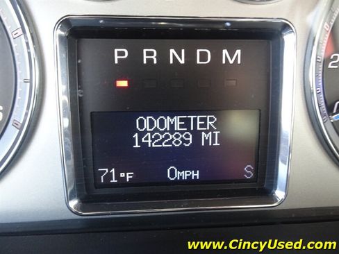 Used 2012 Cadillac Escalade ESV Luxury AWD/4WD image 22