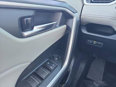 Certified 2022 Toyota RAV4 XLE image 23