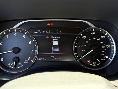 Used 2023 Nissan Frontier SV w/ Technology Package RWD image 15