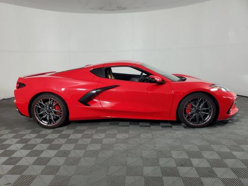 Used 2023 Chevrolet Corvette Stingray Preferred Cpe w/ Z51 Performance Package RWD image 3