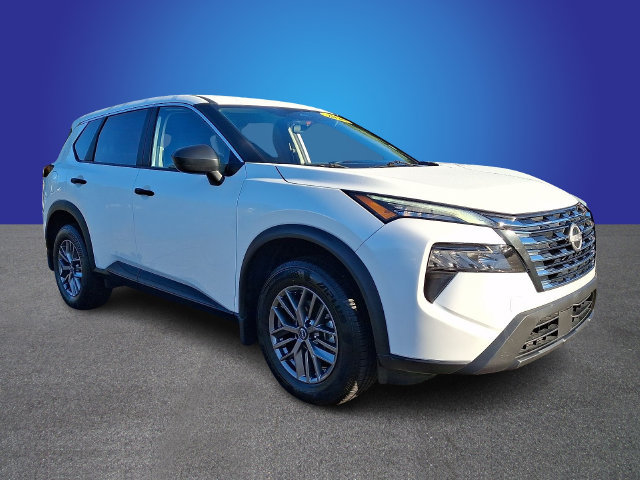 Used 2024 Nissan Rogue S FWD image 3