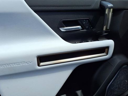 New 2025 GMC Hummer EV 2X image 20