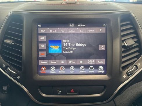 Used 2019 Jeep Cherokee Trailhawk w/ Cold Weather Group AWD/4WD image 38